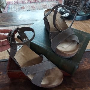 White Mountain Sandals